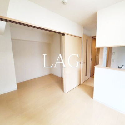 【居間・リビング】 | パルム深川 | 洋室のお部屋です。
