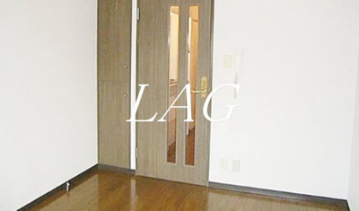 【居間・リビング】 | オリンポス四ツ木 | 洋室のお部屋です。