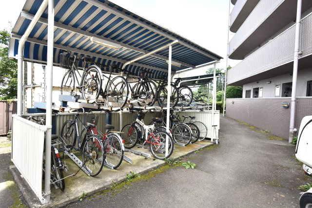 ロイヤルパレス東仙台の駐輪場