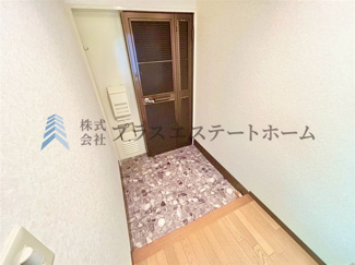 【玄関】 | 鈴蘭泉台第二ハウス1号棟 | 玄関に通風ドアあります♪