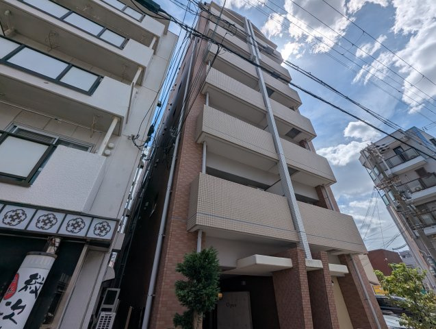オーパスの外観