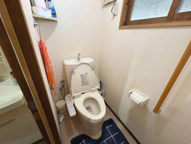 【商談中】中古戸建　大垣市宿地町　昭和41年築のトイレ