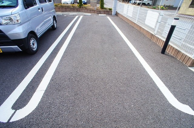 カスティージョ　Ａの駐車場