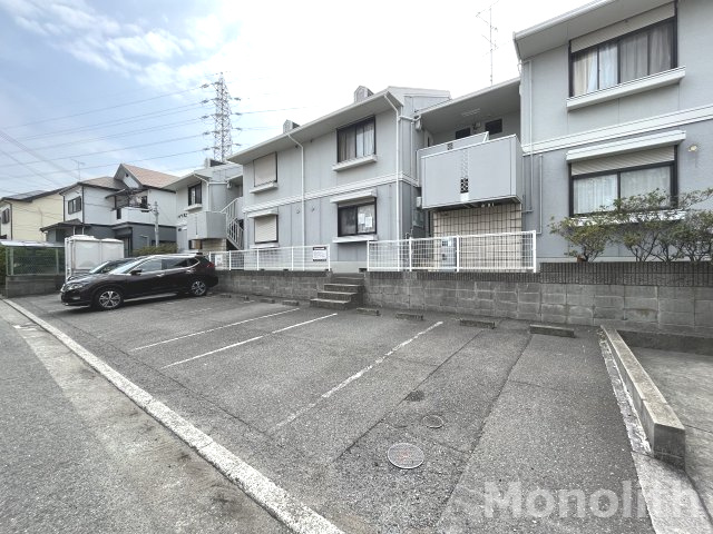 ハイツ井上の駐車場
