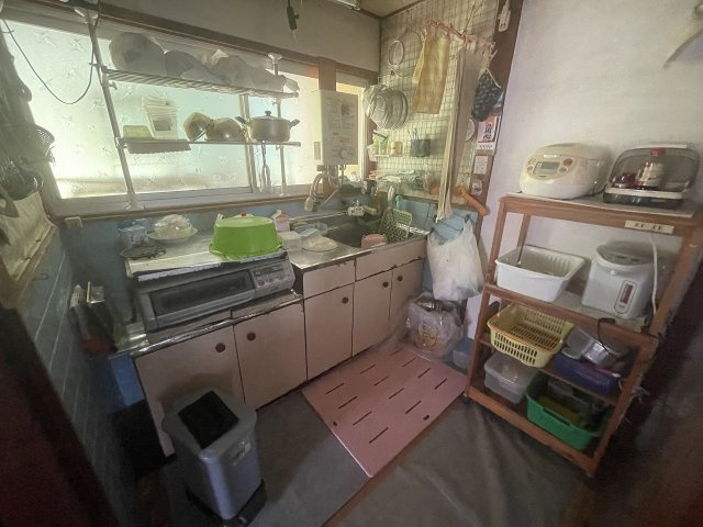 石坂町戸建のキッチン