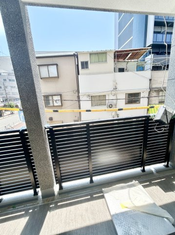 フォーリアライズ弁天町ノビアのバルコニー