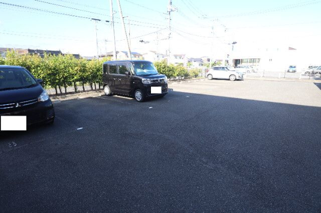 カーサコモドの駐車場