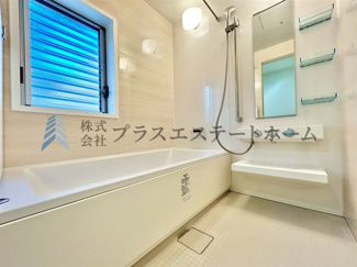 【浴室】 | 垂水区つつじが丘2丁目戸建 | 梅雨の季節等に天気や気温を気にせず洗濯物を干すことが可能♪