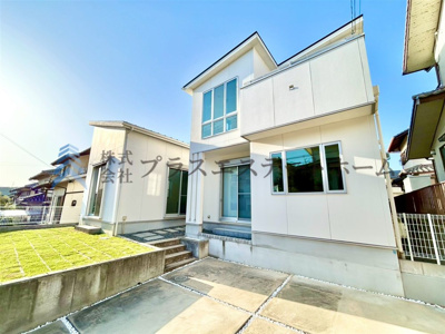 【外観】 | 垂水区つつじが丘2丁目戸建 | リフォーム完了しました♪すぐにご入居頂けます♪並列2台駐車可能♪
