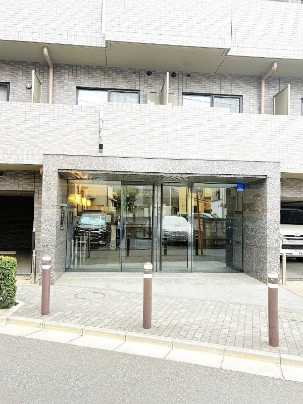 ルーブル板橋泉町壱番館のエントランス