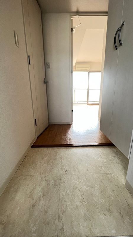 アルファレガロ甲南山手の玄関