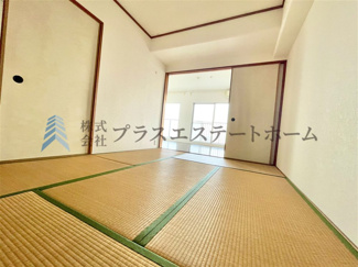 【和室】 | コープ野村高取台 | リビングと続きの和室♪用途によってさまざまな使い方ができます♪