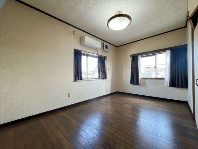 熊谷市石原　中古戸建の洋室