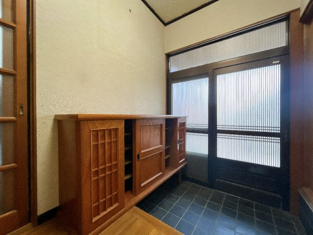 熊谷市石原　中古戸建の玄関