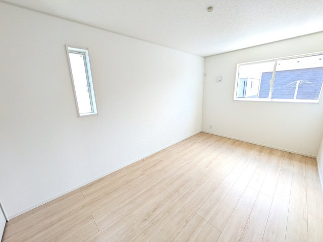 土浦市生田町　第4　新築戸建　2号棟の洋室|陽当たりの良い明るい洋室です♪