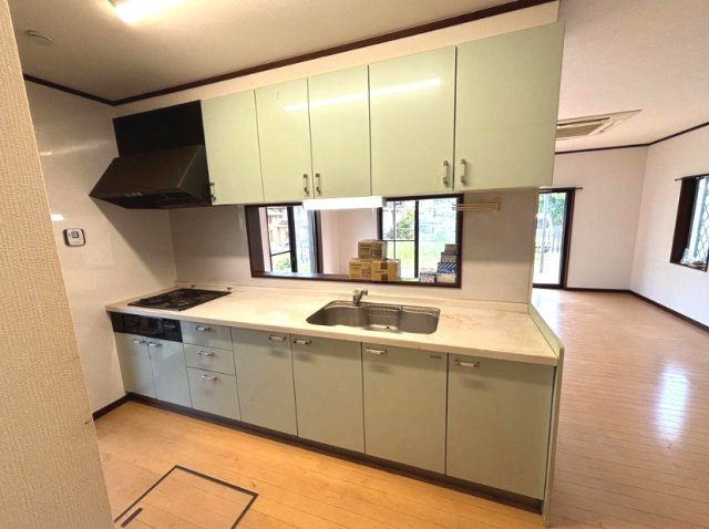 八街市吉倉　中古戸建のキッチン|内装リフォーム令和8年8月 温泉のある分譲地内 都市ガス 駐車4台可能 閑静な分譲地内