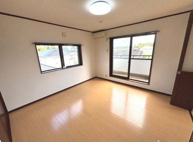 八街市吉倉　中古戸建の洋室|内装リフォーム令和8年8月 温泉のある分譲地内 都市ガス 駐車4台可能 閑静な分譲地内