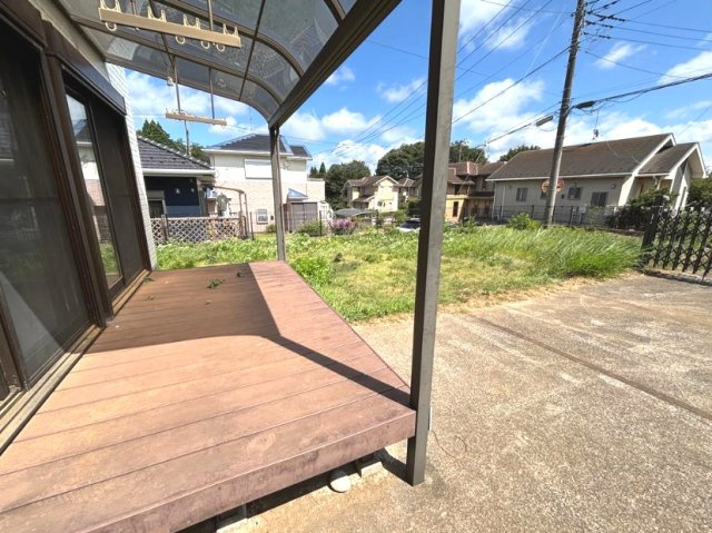 八街市吉倉　中古戸建の庭|内装リフォーム令和8年8月 温泉のある分譲地内 都市ガス 駐車4台可能 閑静な分譲地内