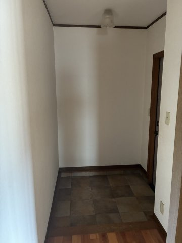 東新川　テナント兼住居の玄関