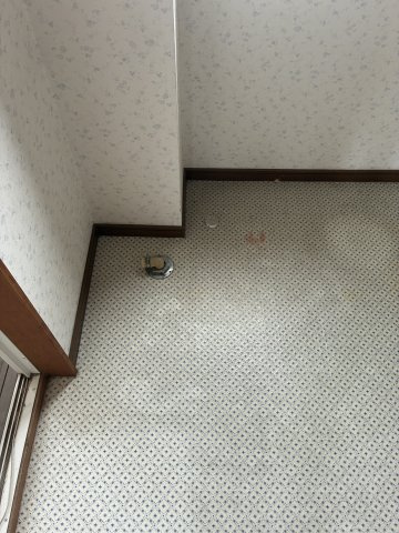 東新川　テナント兼住居のランドリースペース