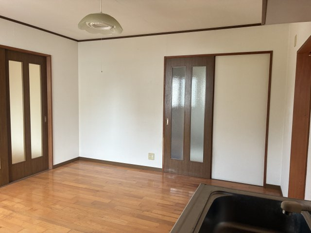 東新川　テナント兼住居の居間・リビング
