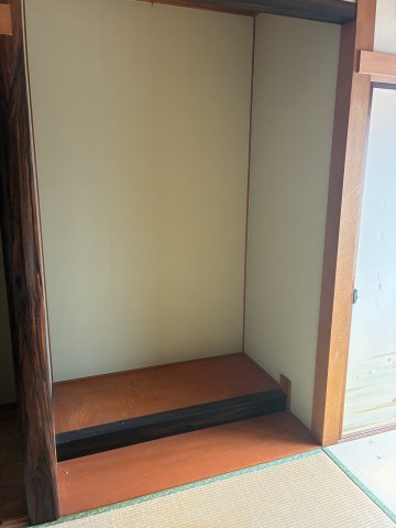 東新川　テナント兼住居の収納