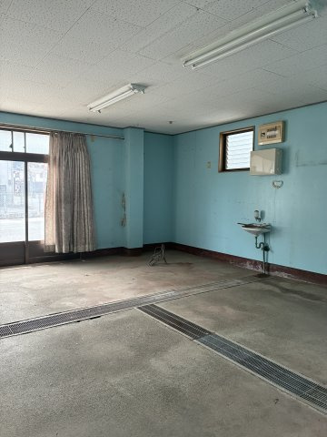 東新川　テナント兼住居の内装