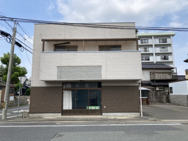 東新川　テナント兼住居の外観