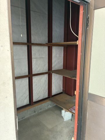 東新川　テナント兼住居の収納