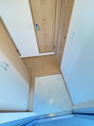 ベルヴィラージュBの玄関