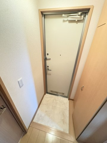 ベルヴィラージュBの玄関