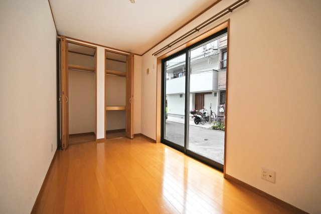 吹田市岸部南２丁目中古戸建の収納|3階洋室3.4帖
クローゼット完備です。