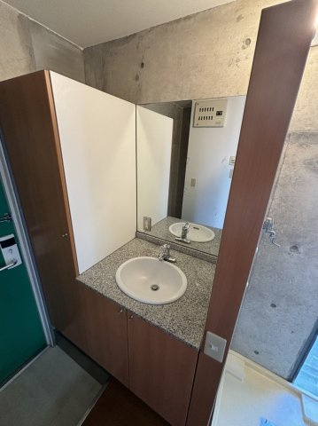 吹田市垂水町３丁目の店舗事務所