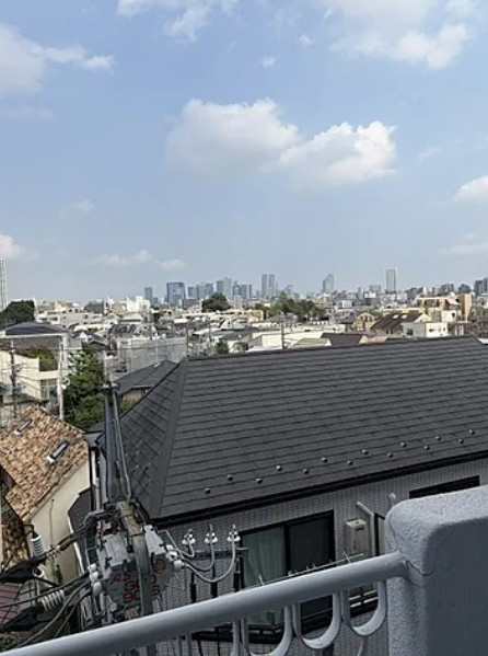 シャンボール高円寺のバルコニー