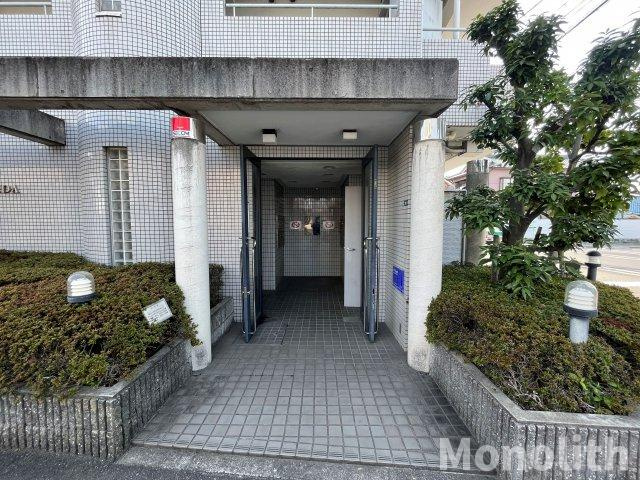 グレースパレMAEDAのエントランス