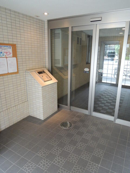 【エントランス】