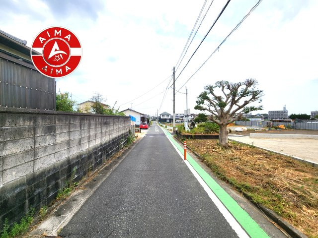 S・糟屋郡粕屋町甲仲原2丁目第4-2棟（1号棟）の外観|前面道路含む現地の写真です。
