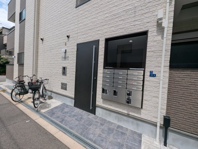 GRANDIR Aのエントランス