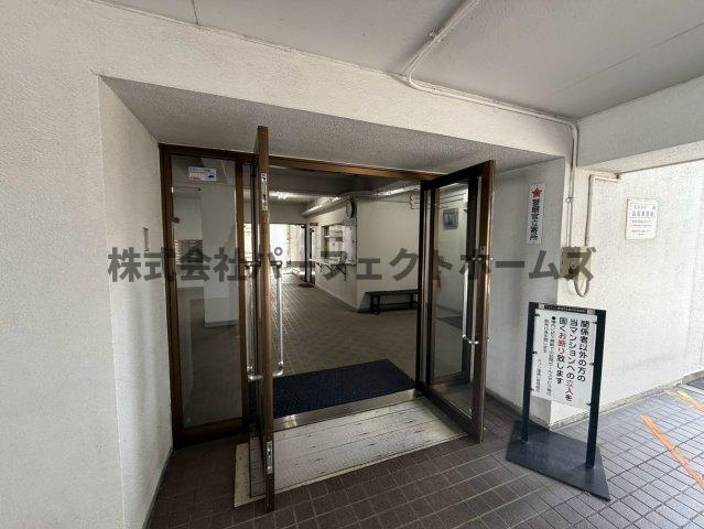メゾン寝屋川のエントランス|清潔なエントランスです
