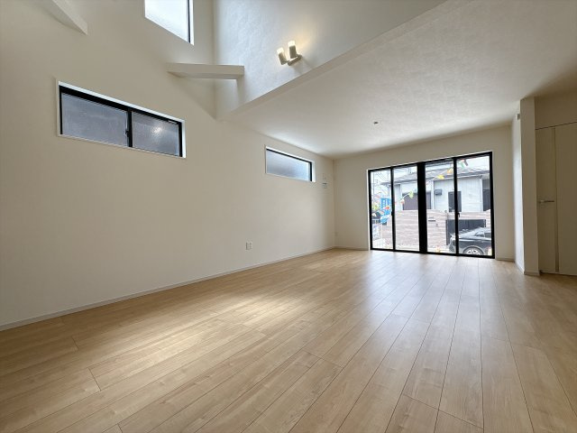 流山市江戸川台西４丁目新築戸建（江戸川台西12期）の居間・リビング