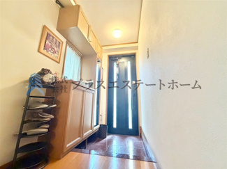 【玄関】 | 長田区御屋敷通4丁目　戸建 | 大型洗面器は、洗顔・洗髪はもちろん、つけ置き洗いなどにも便利です♪