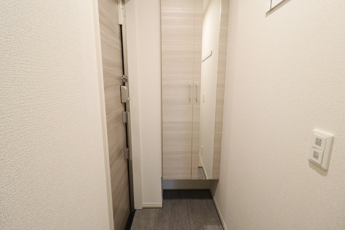 セレウィータ栄町のその他|トールタイプシューズボックス（姿見鏡付）