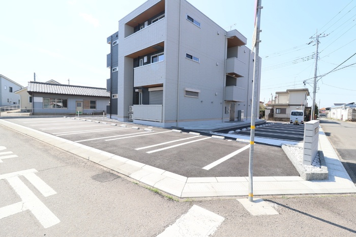 セレウィータ栄町の駐車場|駐車場