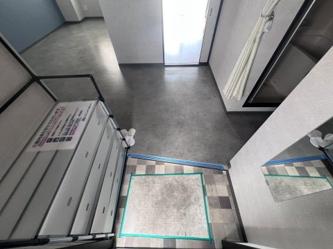 セオ・コート潤和の玄関