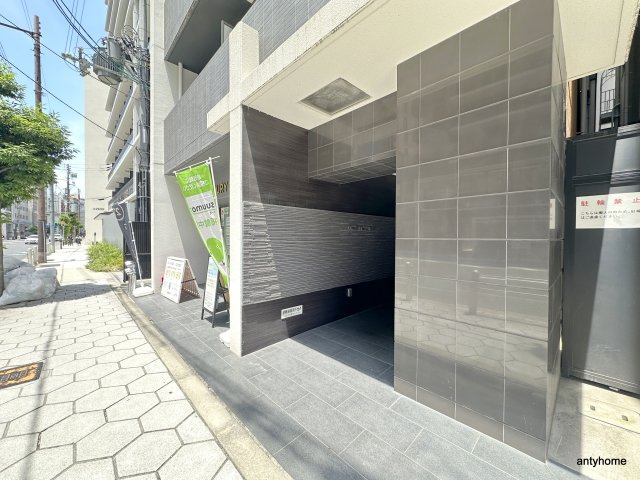 Grandi Utsubo Park　仲介手数料無料のエントランス