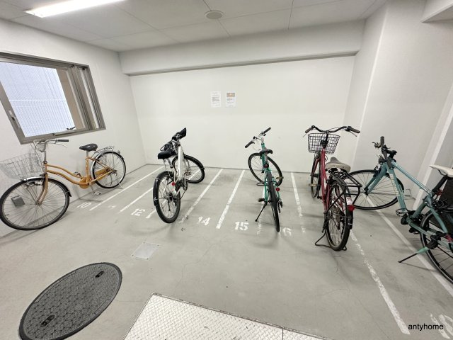 Grandi Utsubo Park　仲介手数料無料の駐車場