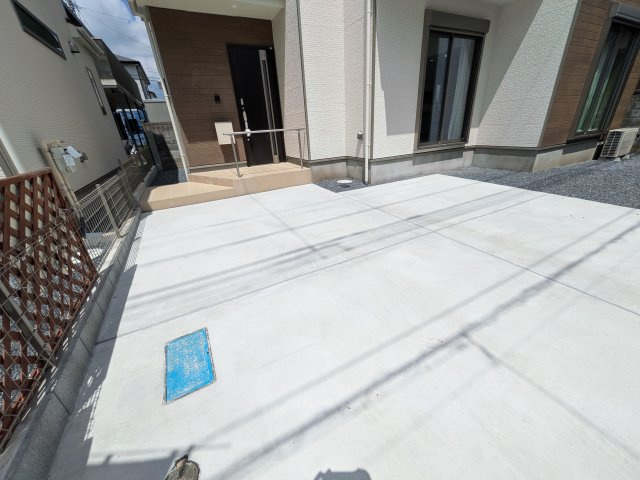 水戸市曙町1番37　新築戸建て　B号棟の駐車場|駐車は3台可能です♪