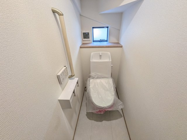 ひたちなか市津田2020番　新築戸建て　A号棟のトイレ|高い節水性能で、水道代を大幅にカット。環境とお財布に優しく、家計をしっかりサポートします。