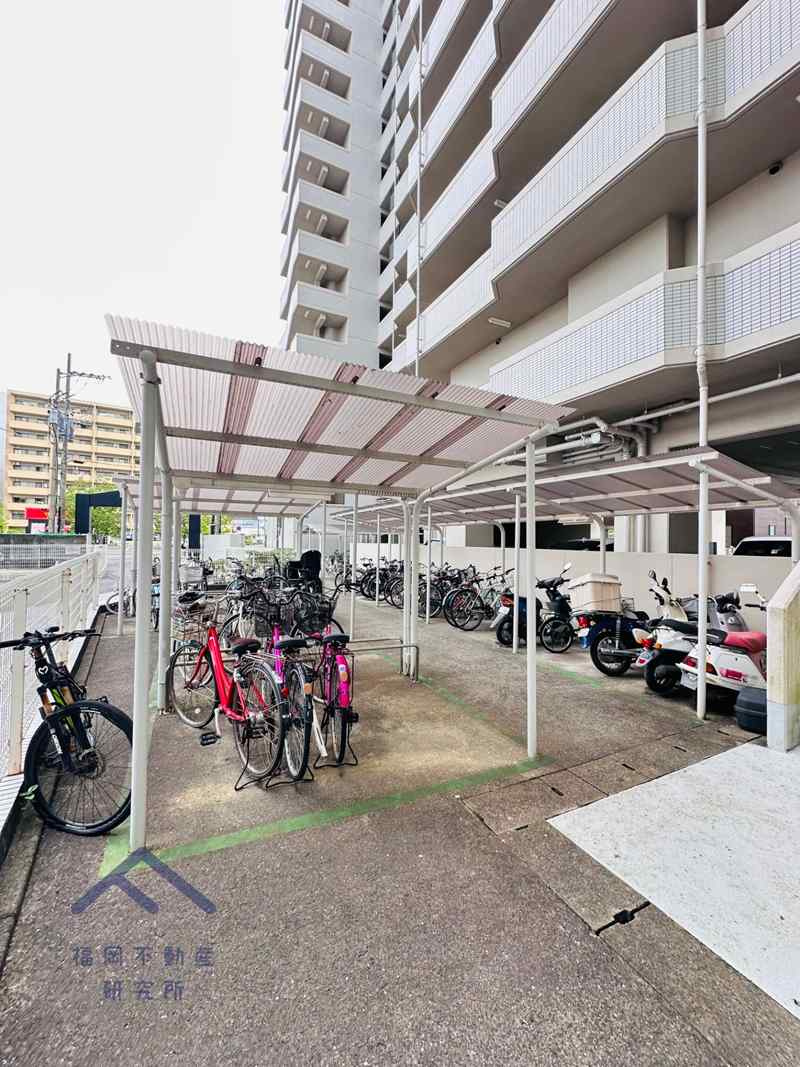 エクシーマンション佐賀駅前弐番館の駐車場