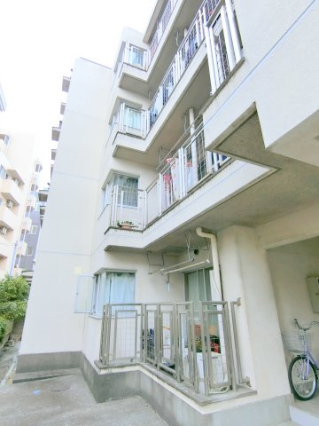 あすかレジデンス仲六郷の外観